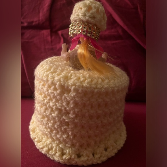 Hand Crafted Gold & Yellow Toilet Paper Cover Blonde Doll Retro Collectible - Picture 4 of 6